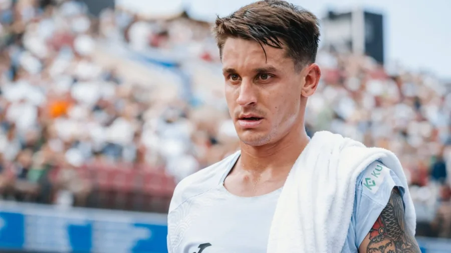 Ugo Carabelli no pudo meterse en la final del ATP 250 de Bastad.