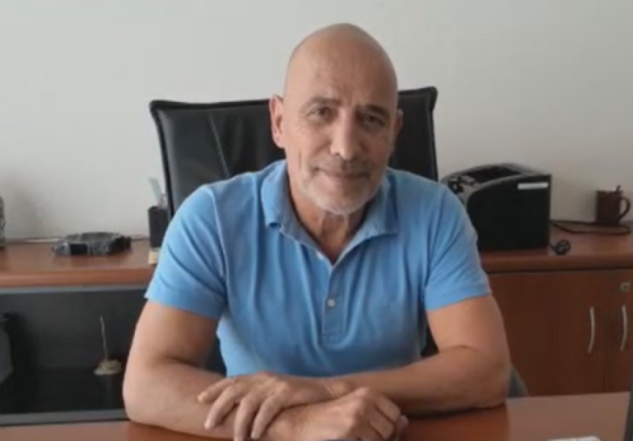 Alberto Valsagna en su oficina de Tarjeta FinanYa! en Rafaela. (REDES A.V.)