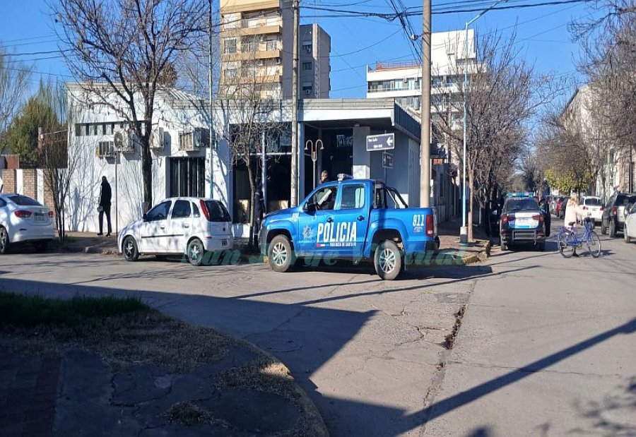 La Sucursal de la EPE en la esquina de Rivadavia y San Luis, en San Jorge.(FOTO SAN JORGE VIRTUAL)