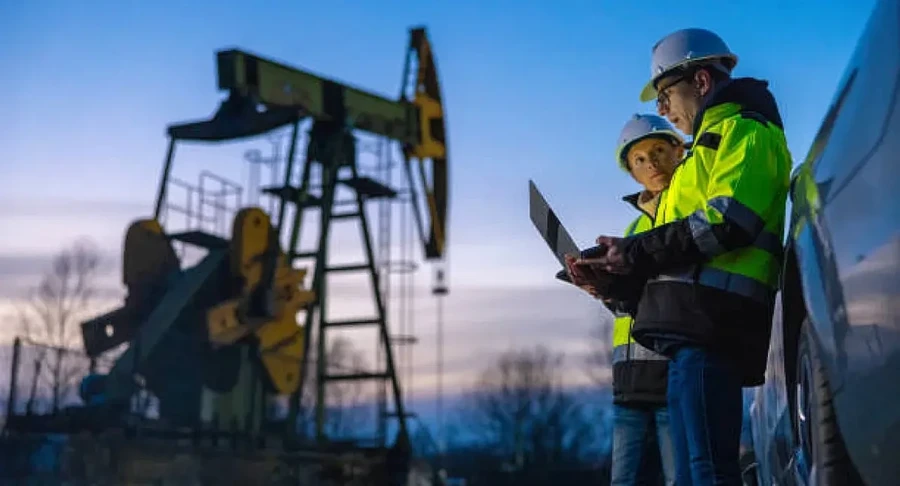 Oil & Gas, uno de los sectores que mejores sueldos paga.