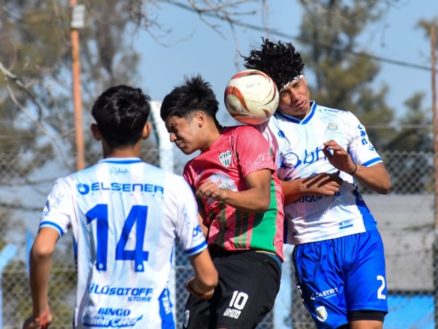 LA CREMA JUGÓ LOS POSTERGADOS CON COLÓN DE COLONIA CAROYA