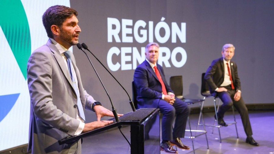 Pullaro en la anterior reunión de Región Centro.