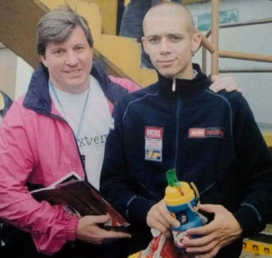 VALENTINO ROSSI. En 1999 con el enviado de LA OPINIÓN.