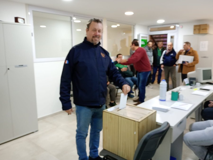 CONTINUA EN EL CARGO. Sebastián Beccaría, el actual secretario general de Luz y Fuerza, logró la reelección al frente del gremio.