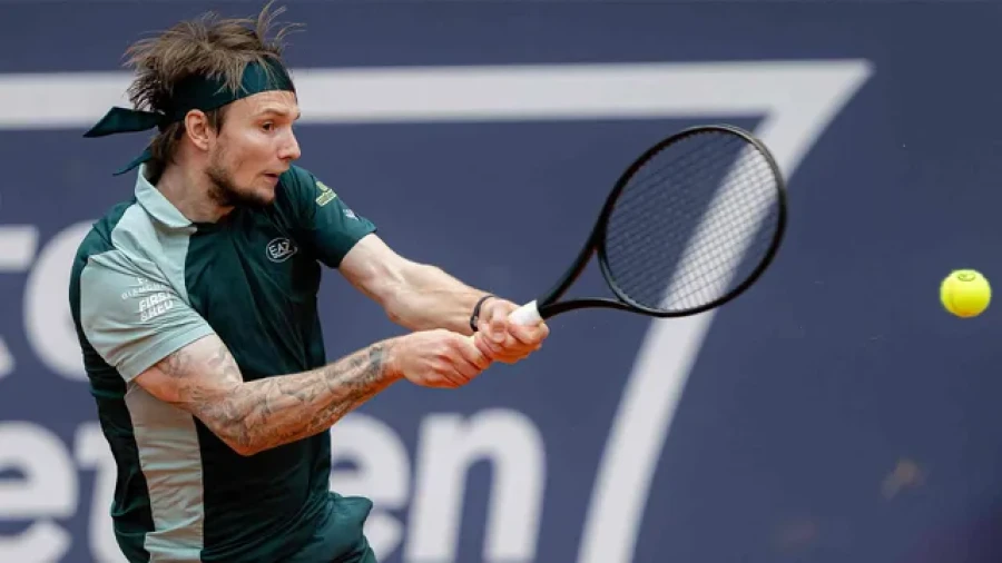 AFIANZADO. El kazajo volvió a ganar un título.