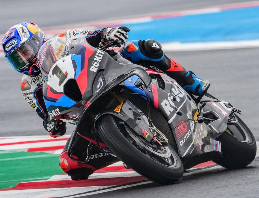 Toprak Razgatlioglu ganó las tres carreras realizadas en Hungría.