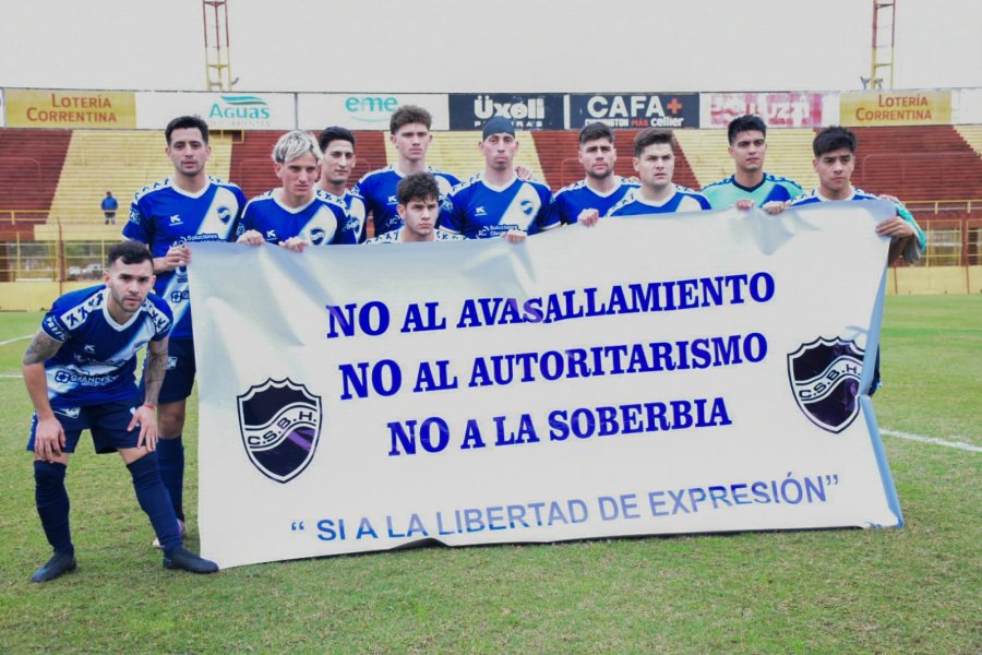 COMPLICADISIMO. Ben Hur salió a jugar también con la bandera en apoyo a Toviggino por su cruce con Bullrich.