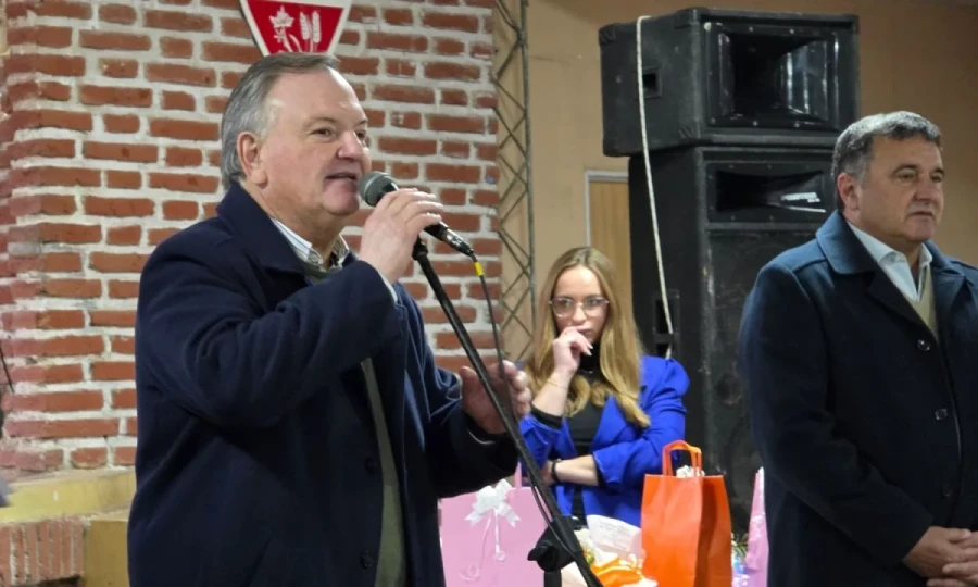 El legislador durante su mensaje.