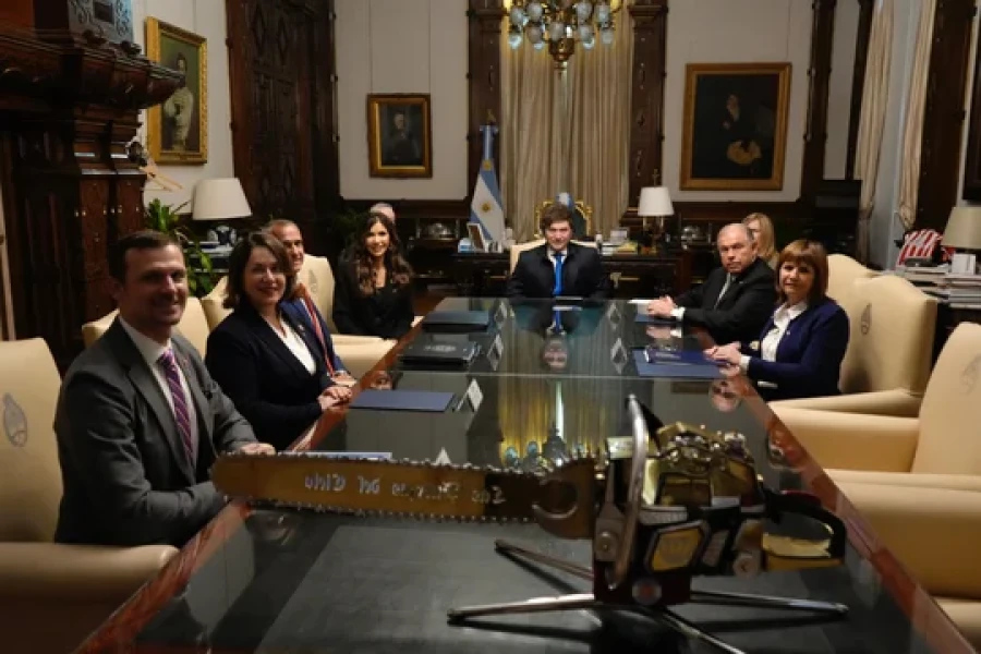 El presidente Javier Milei recibió a la Secretaria de Seguridad estadounidense, Kristi Noem.