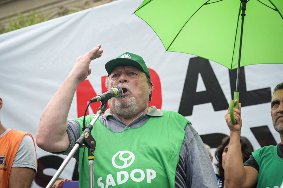 SALARIO Y OTROS TEMAS. Pedro Bayúgar, de Sadop, le pide al gobierno "diálogo y apertura" pensando en una nueva mesa paritaria que se realizará mañana con docentes y estatales de Santa Fe en la capital