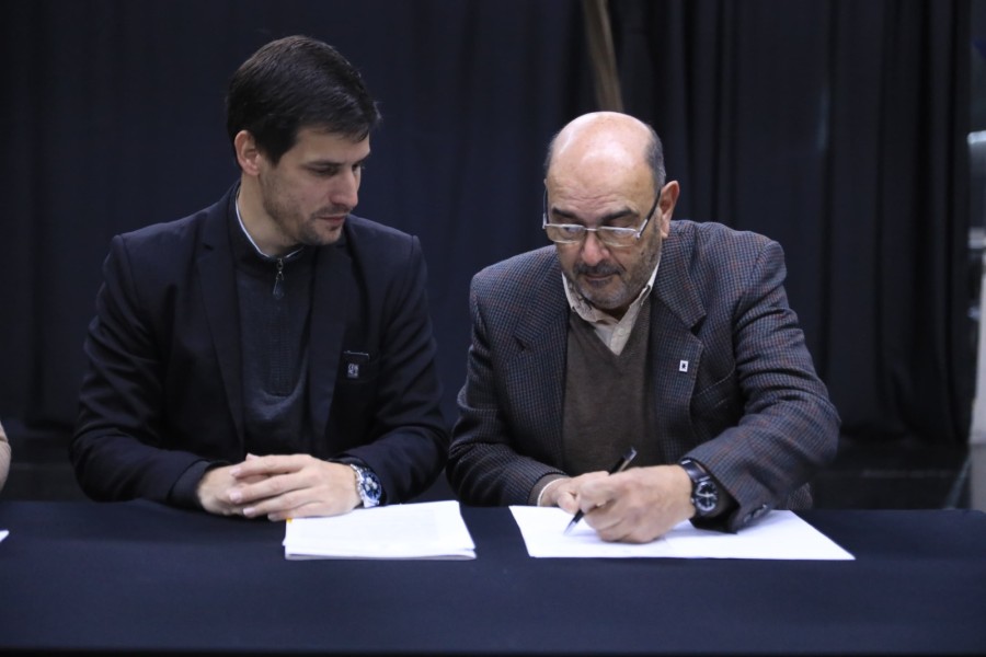 El acto se realizó en el Complejo Cultural del Viejo Mercado.