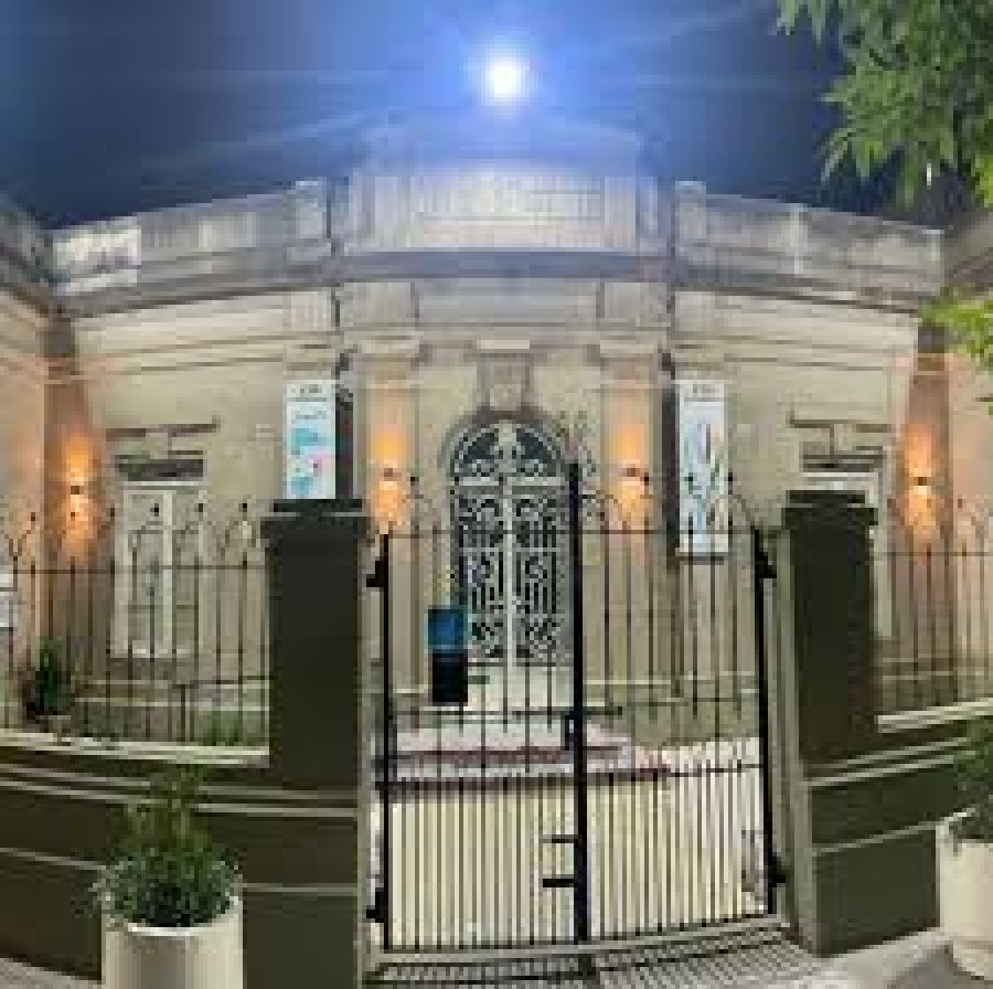 Fachada de la institución.