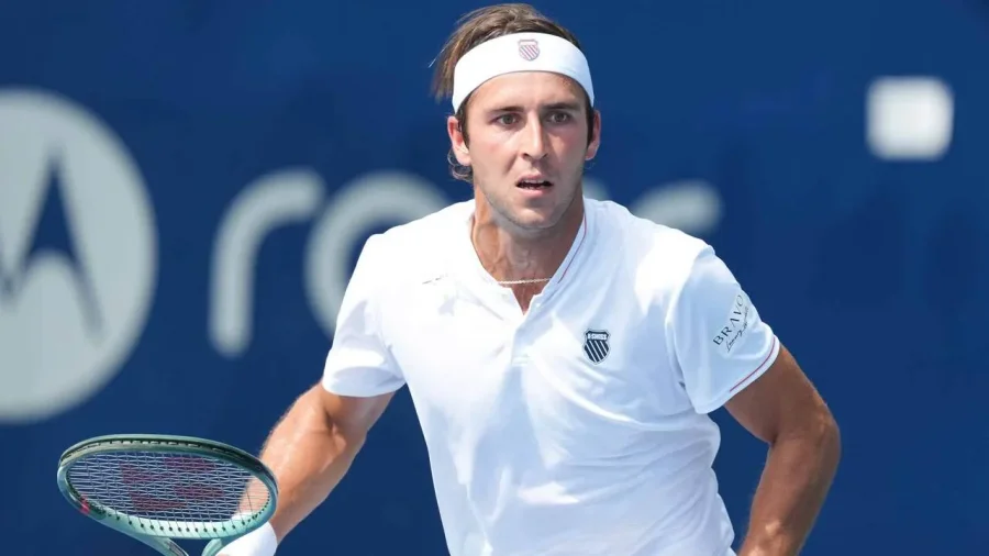 El argentino Tomás Etcheverry avanzó a la segunda ronda del Masters 1000 de Toronto