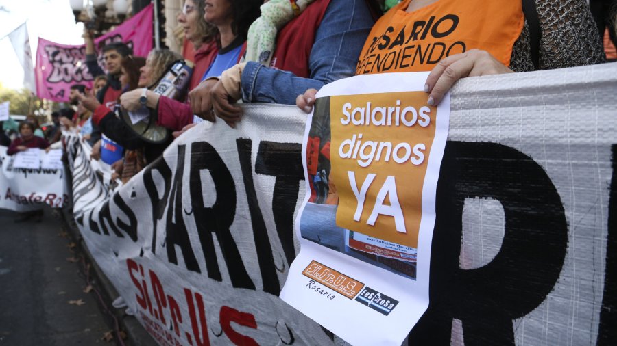 NO HUBO AVANCES. La reunión paritaria entre los representantes derl gobierno provincial y los de salud también pasó a un cuarto intermedio hasta la próxima semana.