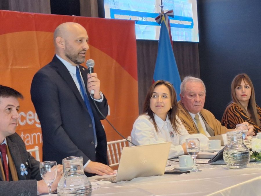 Santa Fe, Córdoba y Catamarca impulsan un acuerdo bioceánico para potenciar la producción y la logística federal.