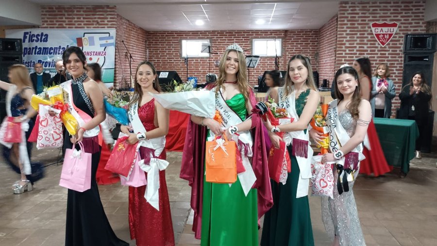 SELECCIONADAS. Ailen Rodriguez (Capivara); Agustina Bartizzaghi (Sarmiento); Belina Juncos (Felicia); Ami Celis (Moisés Ville); Yoselin Armando (Elisa).
