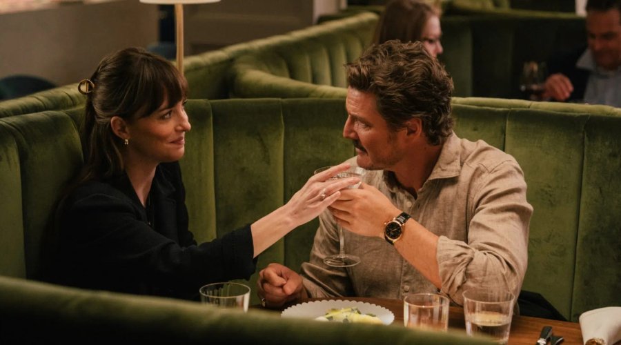 AMORES MATERIALISTAS. Con la actuación de Pedro Pascal, Chris Evans y Dakota Johnson.