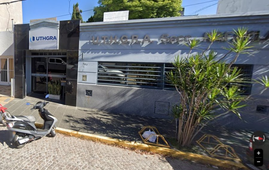 UTHGRA RAFAELA. Se encuentra en Lavalle 463.