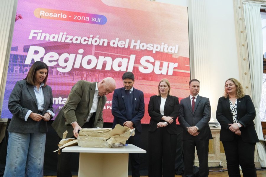 Clara García, Antonio Bonfatti, Maximiliano Pullaro, Gisela Scaglia, Lisandro Enrico y Silvia Ciancio.