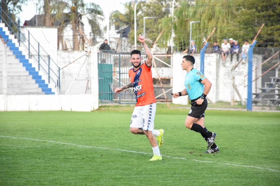 JOAQUÍN MOLINA MARCÓ Y LA BH GANÓ UN PARTIDO CLAVE