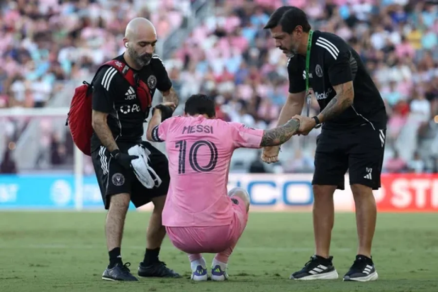 Lionel Messi fue sustituido a los 11 minutos de juego.