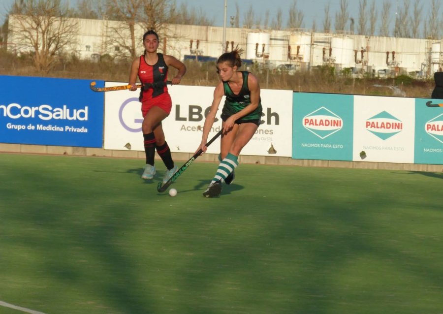 EN EL SINTETICO. Igualaron en un gol.