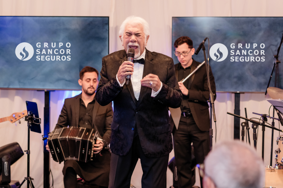 Raúl Lavié excepcional intérprete que en su niñez vivió en Sunchales.