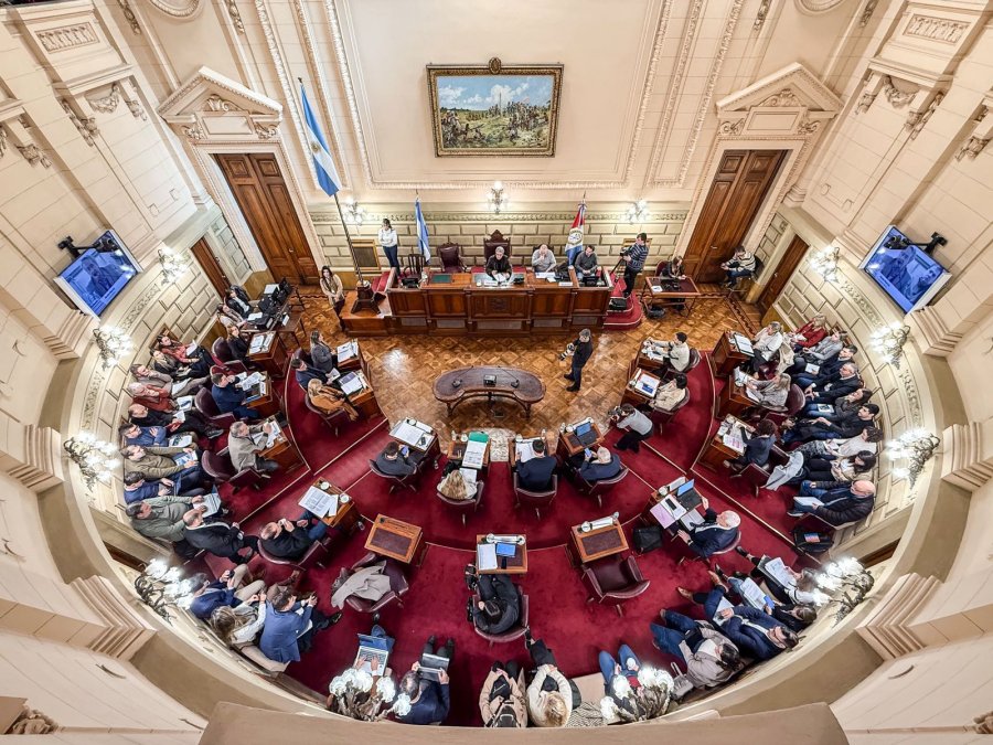 La Comisión de Poder Legislativo y Poder Ejecutivo trató proyectos referidos a cuatro artículos.