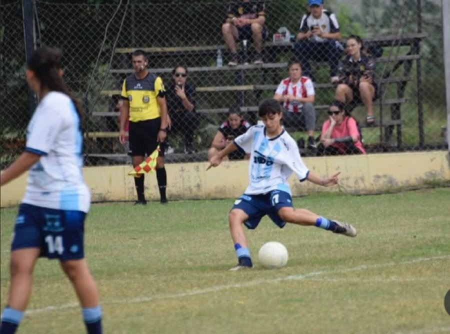 SU PASION. Ahora ya juega oficialmente para Atlético.