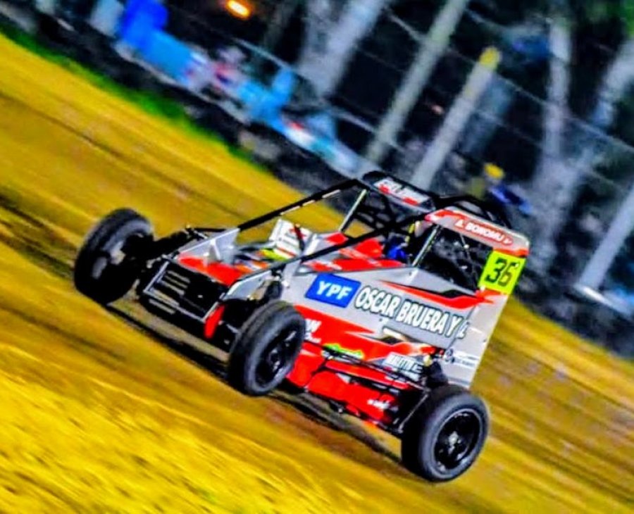 AGUSTÍN BONOMO. Logró coronarse en 2024 - 2025.