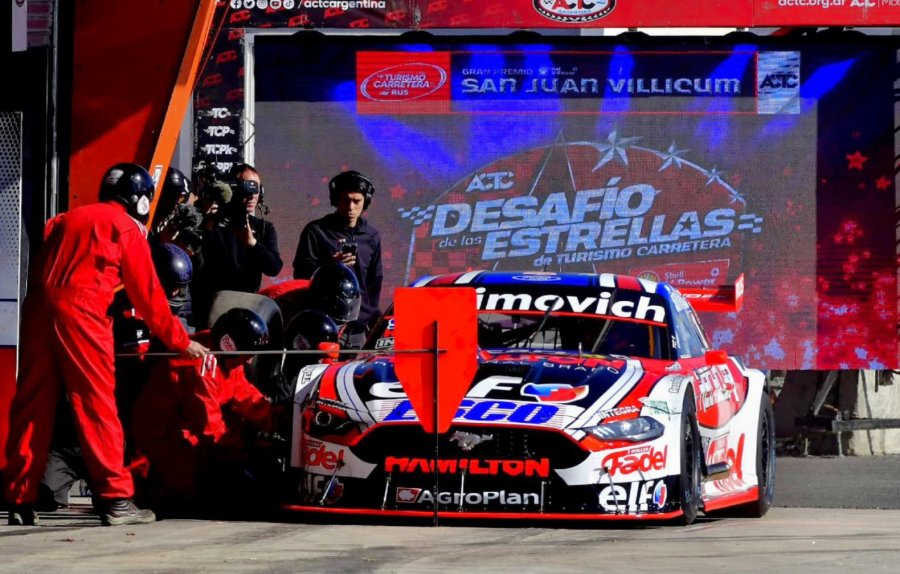 REGLAMENTO. Las máquinas tendrán que recargar combustible y cambiar neumáticos.