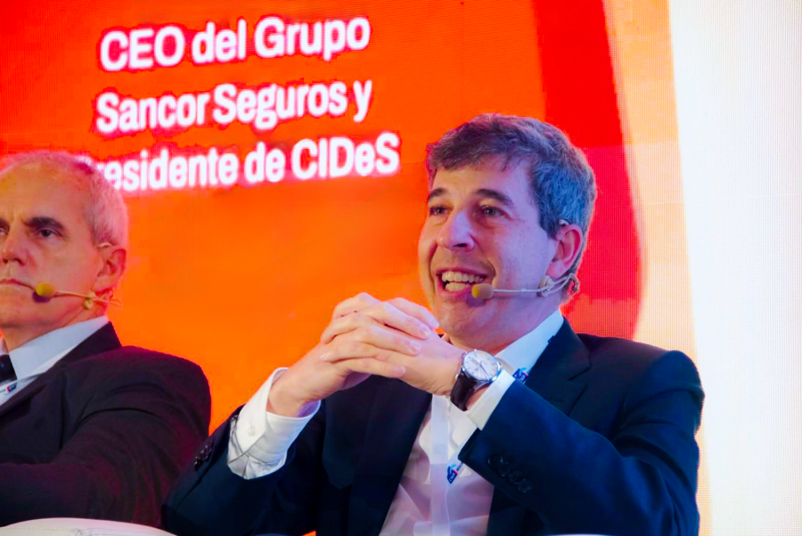 Alejandro Simón integró interesante panel.