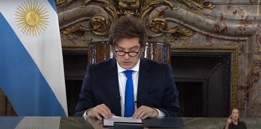 El presidente Javier Milei durante su mensaje por cadena nacional, el viernes por la noche. (FOTO PRESIDENCIA)