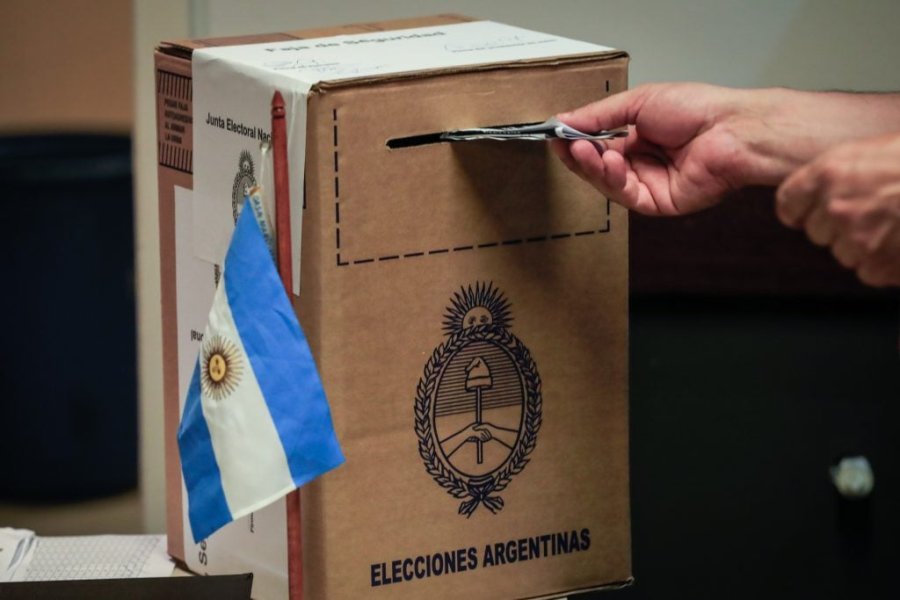 COMICIOS. Están habilitadas para emitir su sufragio más de 13 millones de personas en el padrón electoral definitivo de la provincia de Buenos Aires.