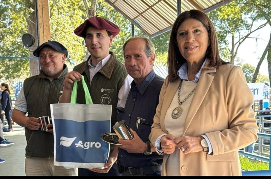 Clara García de recorrida por el interior santafesino.