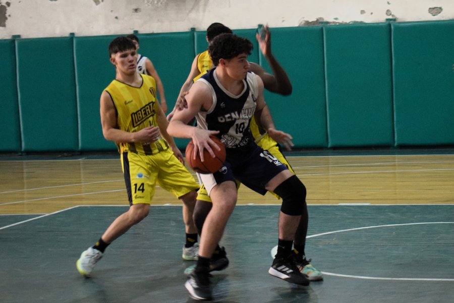 EN ROSARIO. Ben Hur ante Libertad fue el primer partido.