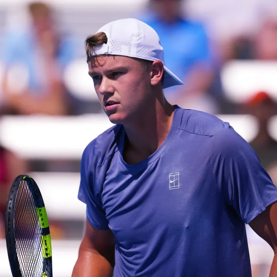Rune avanzó a octavos de final con polémica en el Masters 1000 de Cincinnati.