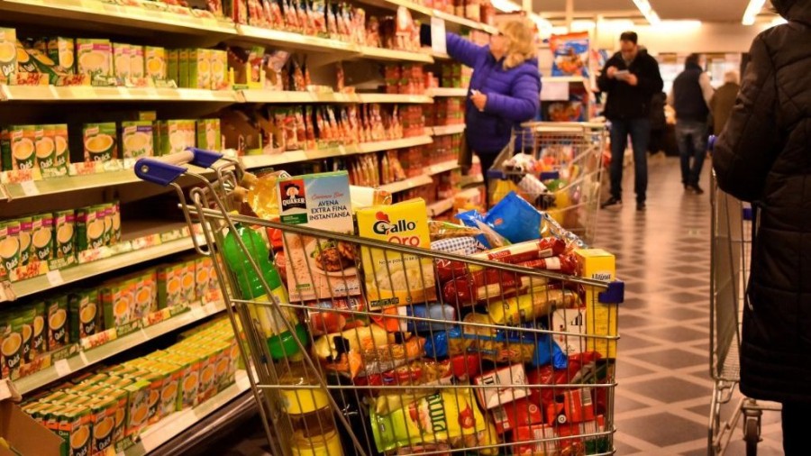 COSTO DE VIDA. Pese al aumento del dólar de un 14%, la inflación de julio sería menos del 2%. El INDEC lo confirmará este miércoles por la tarde.