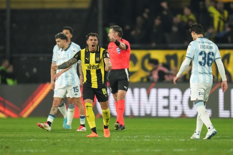 SIN DISCUSION. Racing jugó mal en Uruguay.