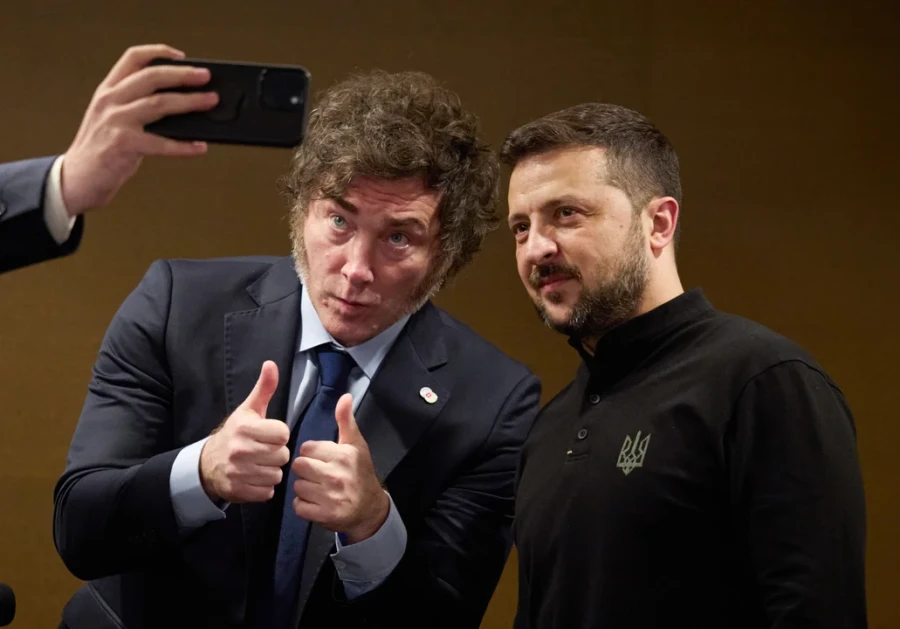 Milei se comunicará este mediodía con su par de Ucrania Volodímir Zelenski.