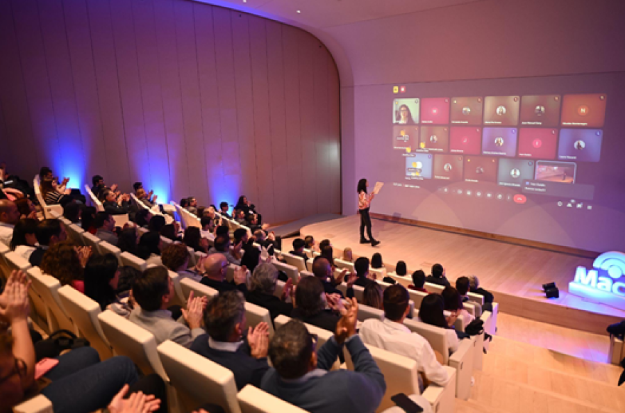 Se otorgaron 32 becas, y se alcanzó el 90% de aprobación.