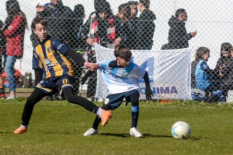 SUEÑO CELESTE. Se puso en marcha la edición 28° del tradicional torneo de fútbol Infantil de la Crema.