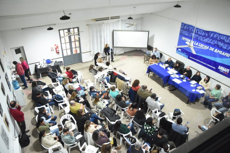 UN "NO" ROTUNDO. Los docentes públicos santafesinos rechazaron de "manera unánime" la oferta salarial del gobierno y exigen una nueva convocatoria paritaria.