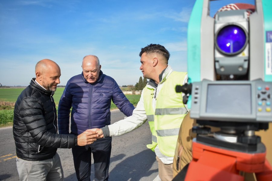 Puccini supervisó pruebas de bitrenes en puentes estratégicos.