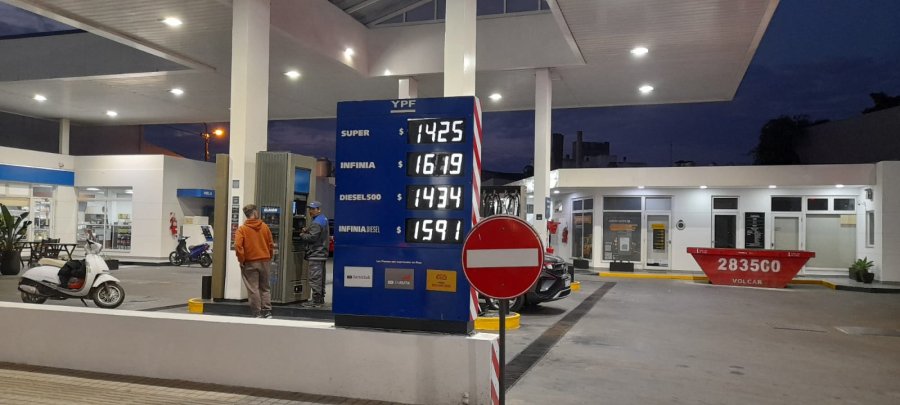 YPF Y LOS MICROPRECIOS. La petrolera estatal ya varió sus precios 10 veces en las estaciones de servicio rafaelinas en lo que va del mes de agosto.