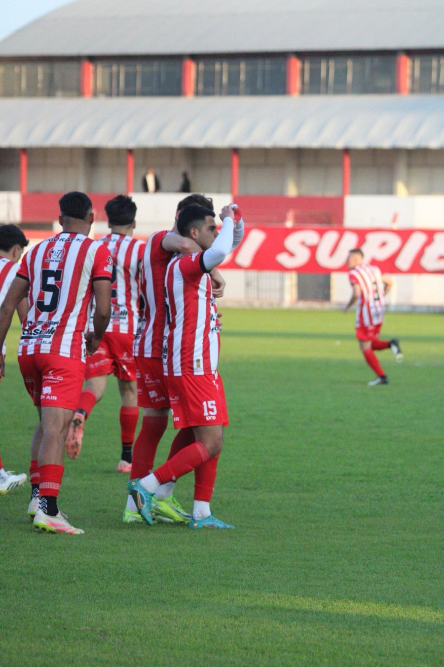 LE ALCANZO. Con 15 minutos en cancha salvó el punto con un golazo.