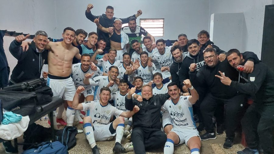 VESTUARIO FELIZ PARA ATLÉTICO DE RAFAELA EN PERGAMINO