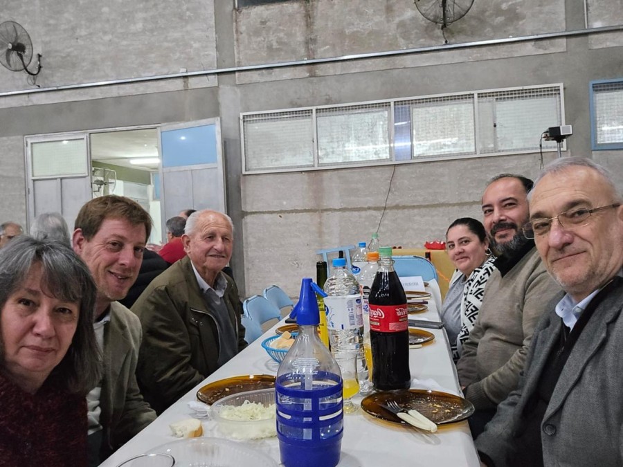 La mesa de las autoridades.