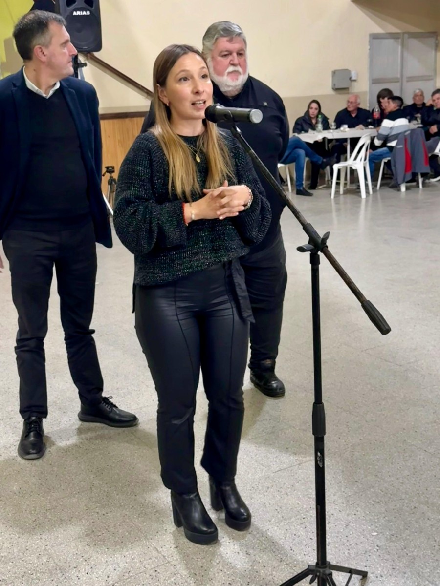 Rodolfo Giacosa, Bárbara Chivallero y Marcelo Bocco durante el festejo.