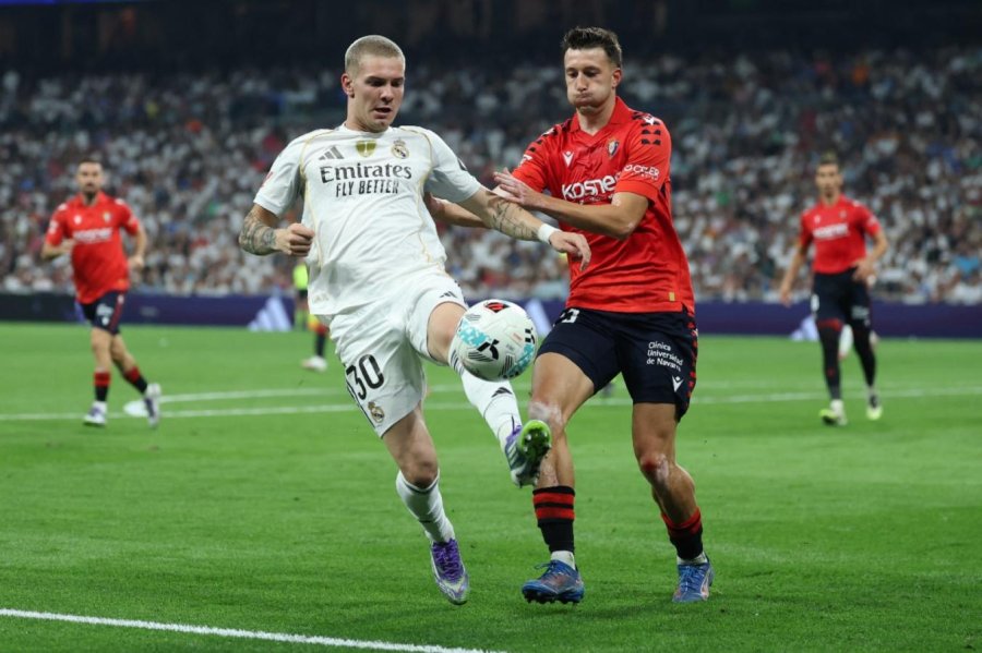 FRANCO MASTANTUONOdebutó oficialmente con la camiseta de Real Madrid en el triunfo 1-0 ante Osasuna en el estadio Santiago Bernabéu.